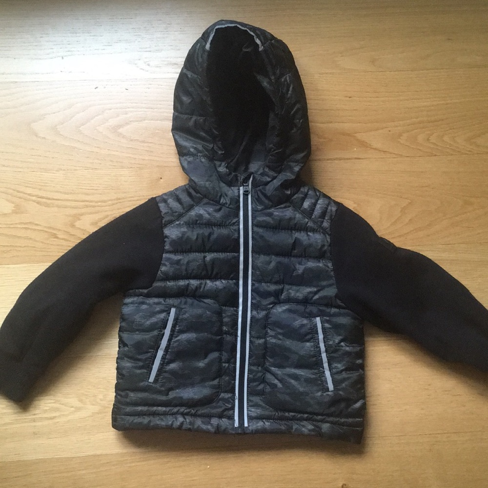 Michael Kors boys puffer jacket. Size 3T